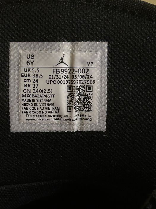 Adidași Jordan negri