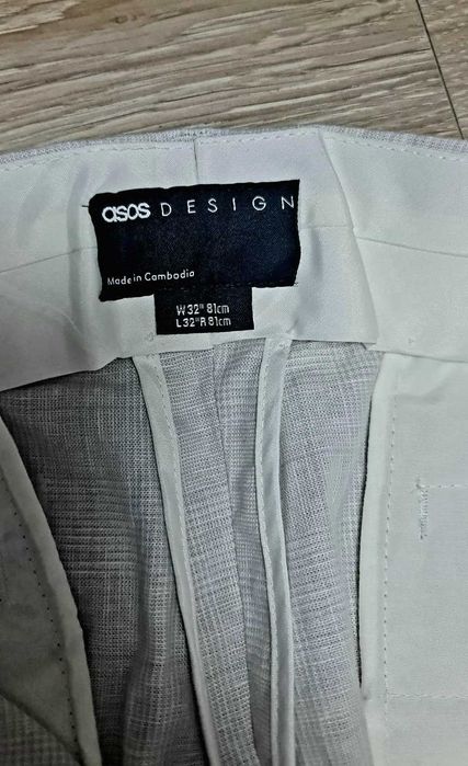 Pantaloni Asos din in