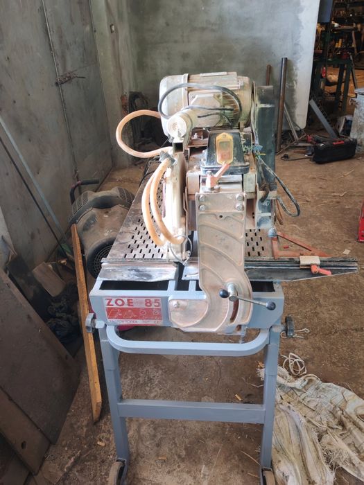 Masina de tăiat faianță, gresie, cărămidă