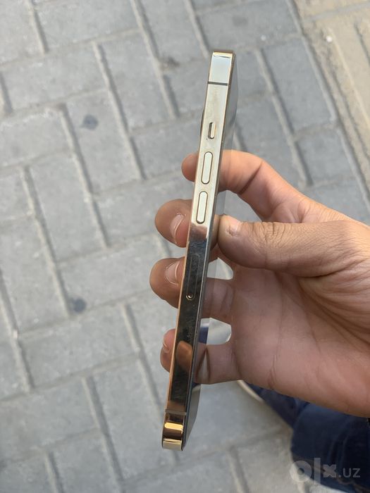 Iphone 13 pro gold