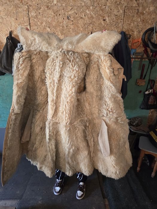 Продам 2 белых тулупа (бекеша)