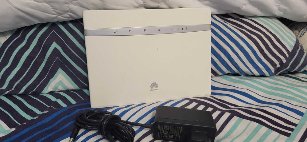 Huawei Router B525s-23a  4G LTE Cat 6, 300 Mbps download și 50 Mbps upload liber de retea se poate testa verifica