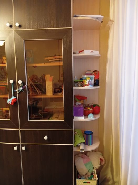 Продам высокий шкаф