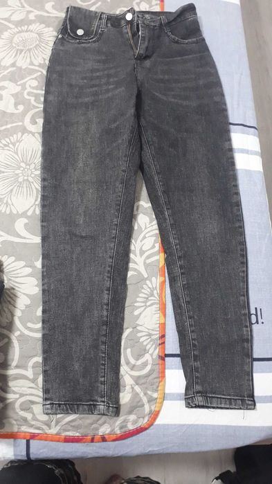 продам джинсы новые