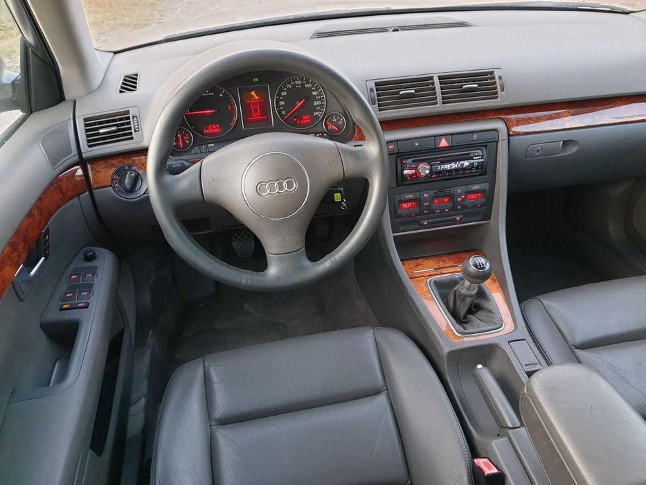Audi A4 1.9 131  НА ЧАСТИ 2003г