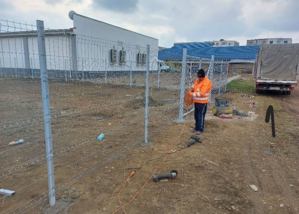 Executam garduri și porți la comanda clientului