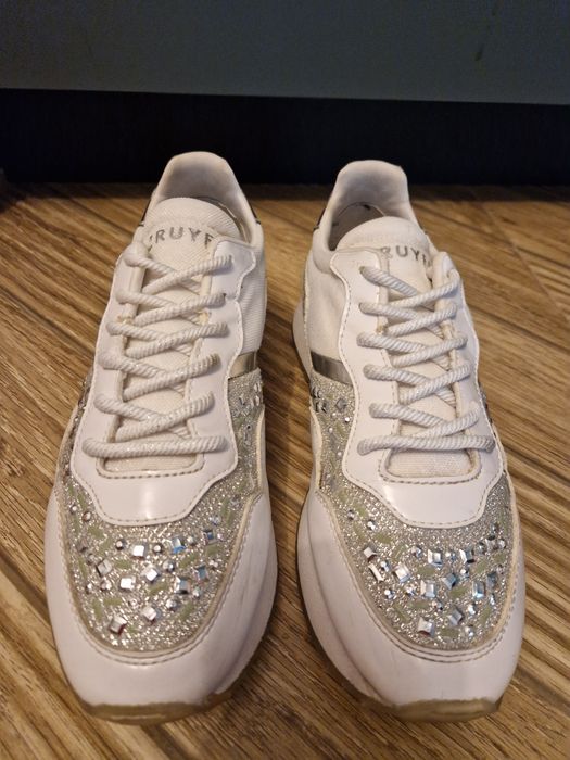 Оригинални дамски сникърси CRUYFF