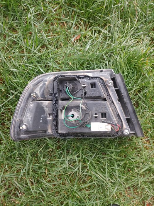 Nissan maxima правий задная фара 1996 года