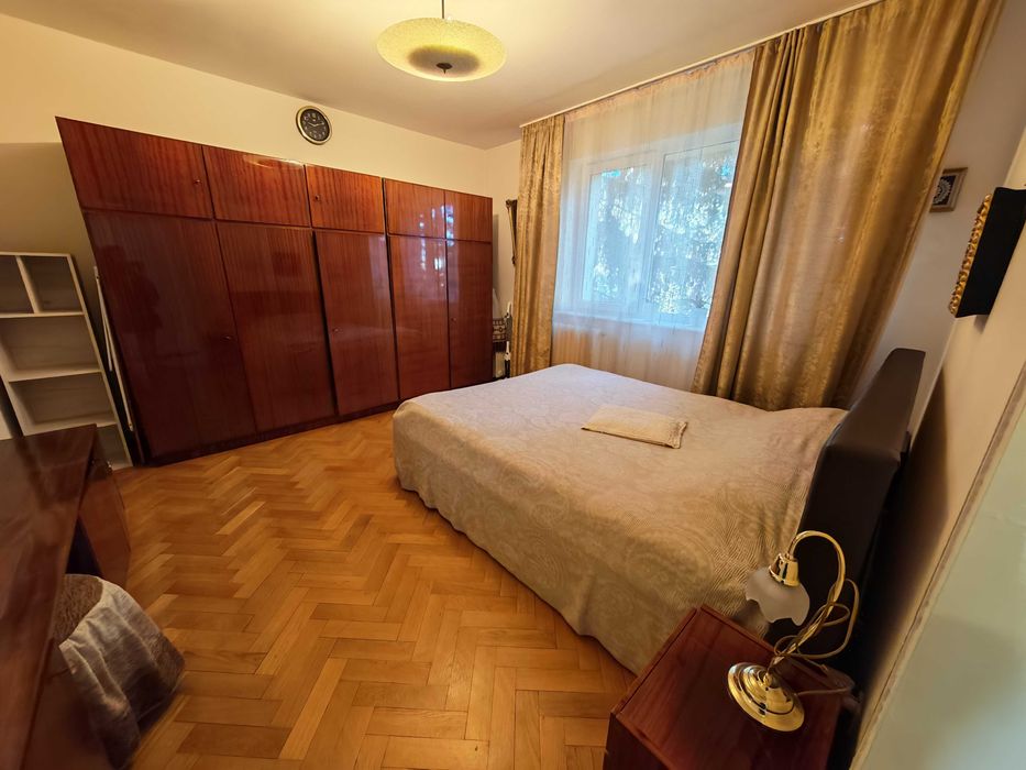 Apartament 2 camere decomandat, semicentral, cartier Plopilor – oază de liniște, verde și artă