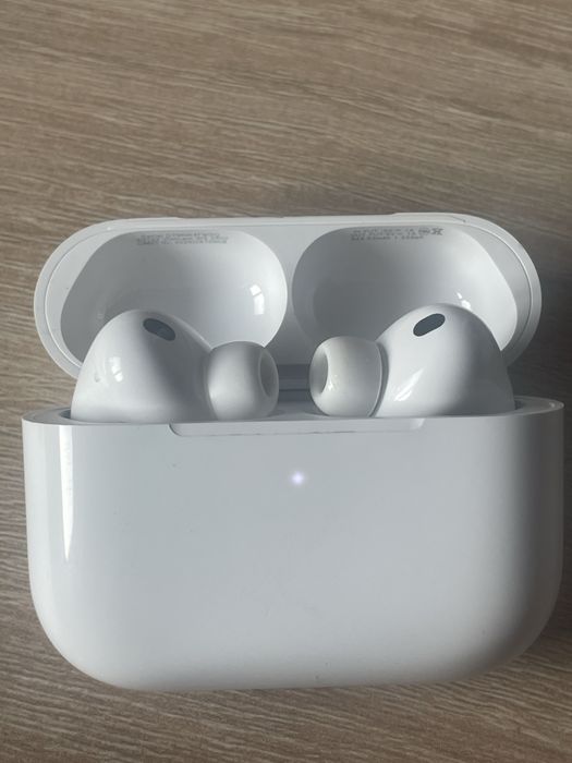 AirPods Pro 3 folosite