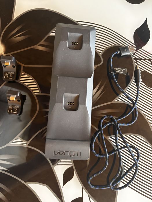 dock de incarcare venom pentru playstation 5