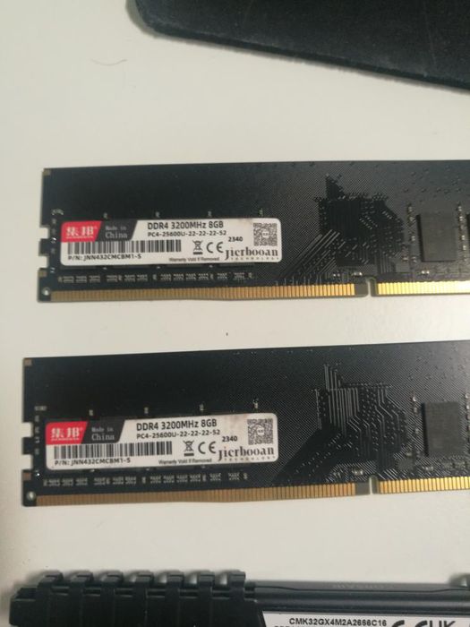 Vand ram 2x8 1x16 DDR4