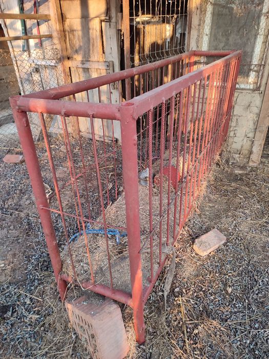 Grătare pentru nutreț la capre, oi
