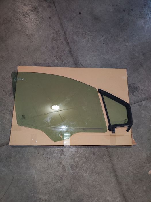 Стъкло за FORD COURIER  дясно