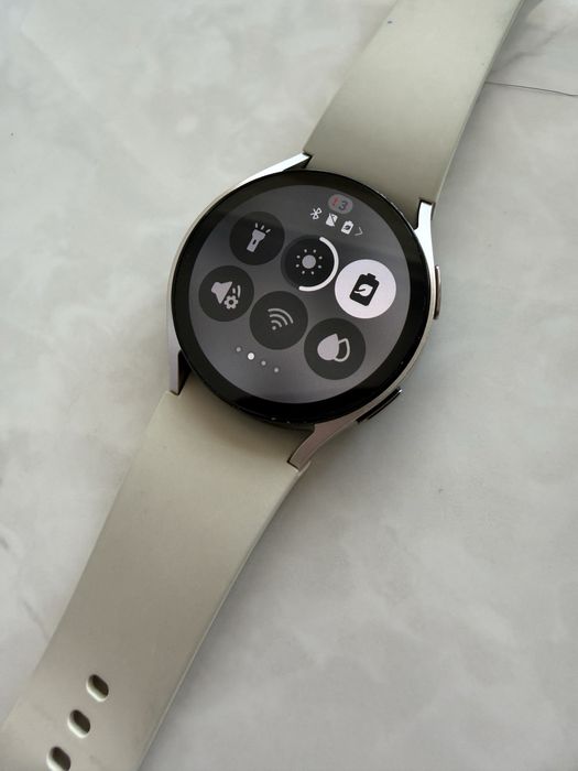ПРОДАМ Galaxy Watch 6 40mm
