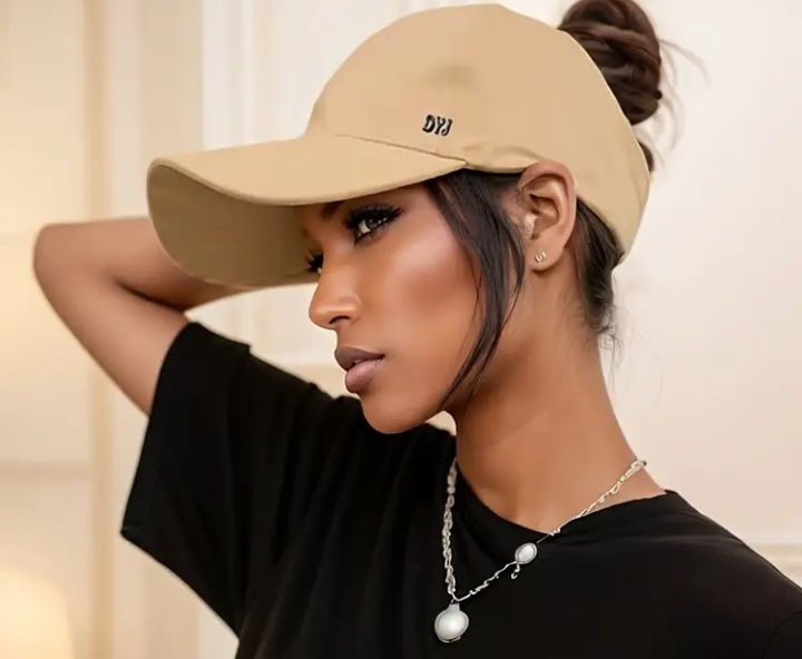 Кепки бежевый стильные