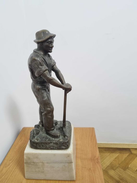 Statuie Miner din Bronz