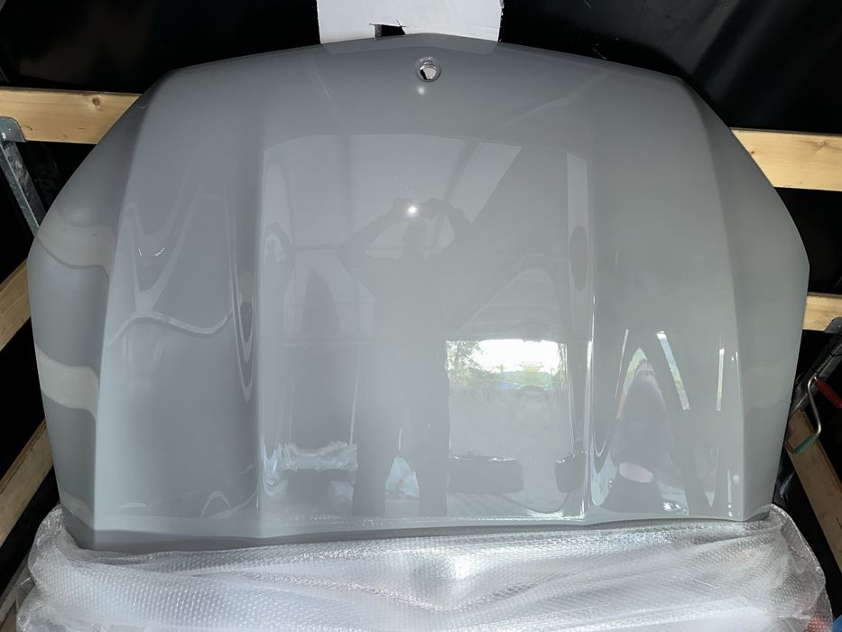 Продавам новпреден капак за Mercedes GLS Maybach Facelift