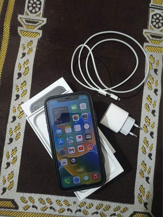 Айфон 11 сатылады. 200 000 тг. Торг жоқ. Сост.отличный. Емкость 100%