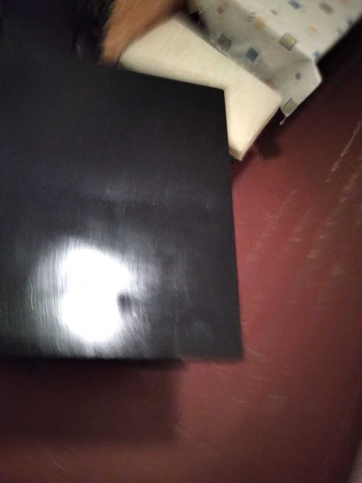 Стабилна дървена маса 60х60х60 см.