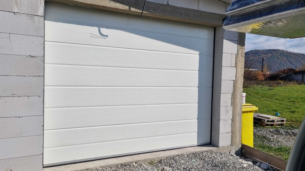 uși de garaj rezidențiale