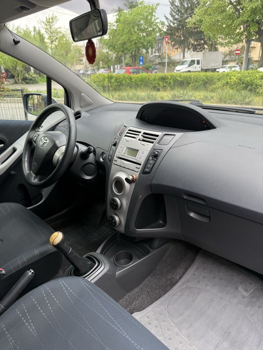 Toyota Yaris 2006 1.3 VVT-i cu GPL