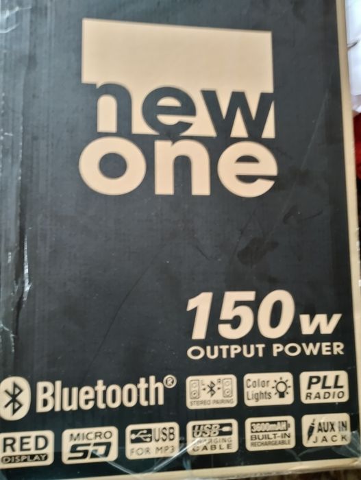 Vând boxa Bluetooth 150 wati