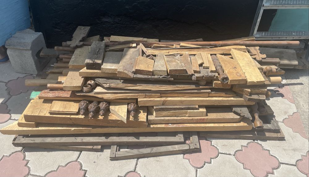 Дрова для топки печки.