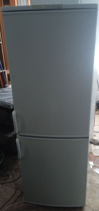 Холодильник Бирюса