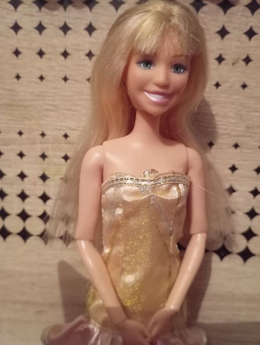 Продам красивую Ханну Мантану.