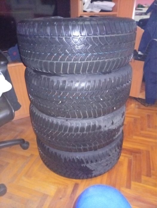 Vand jante wheels  225 40 r 18 cu cauciucuri noi debica 2025 de iarna