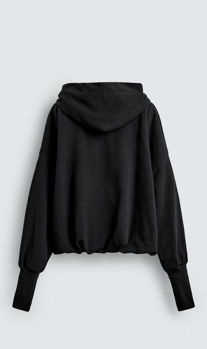 Чисто нов суитшърт с бродирани лого Мики Zara