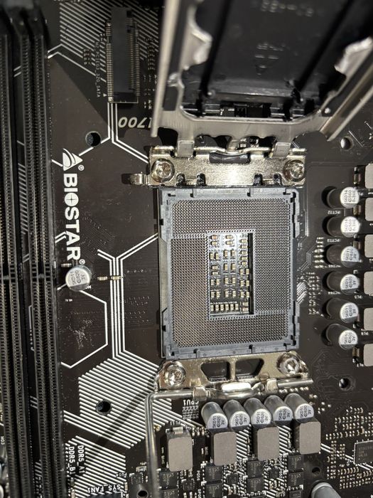 Placa de baza Biostar H610MH DDR5 socket intel 1700