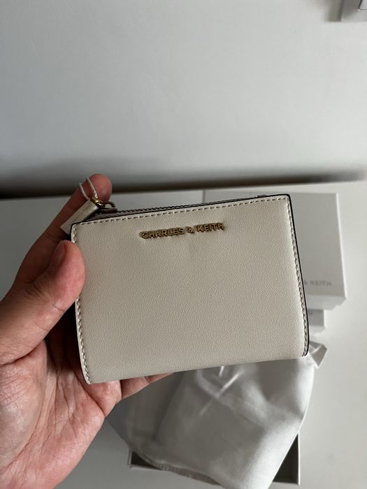 Кошелек Charles & Keith