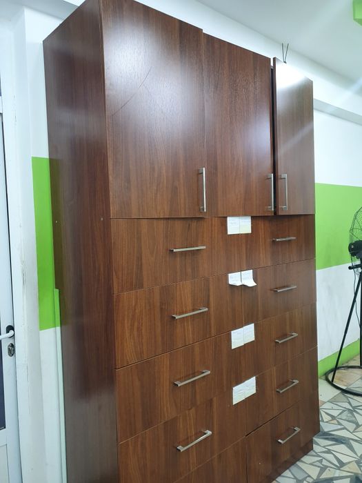 Шкаф 9 та ячейка офис учун