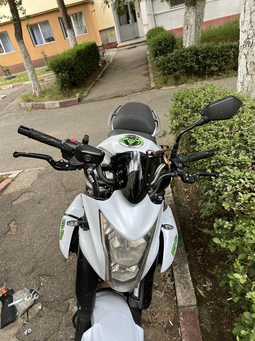 Vand Kawasaki ER-6N limitat A2 Pitesti • OLX.ro