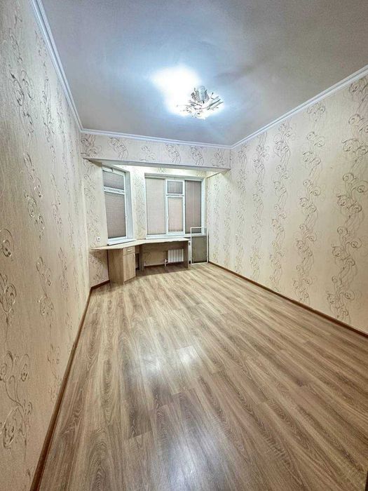 Sergeli 6A da 2 xonali kvartira sotiladi