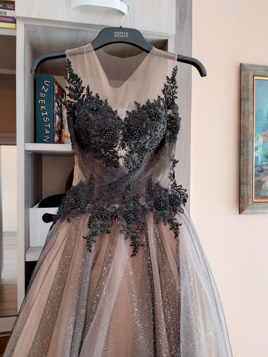 Абитуриентска рокля