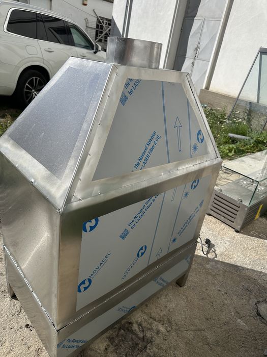 Grătar profesional din inox, nou, cu șamotă – 80 × 50 cm