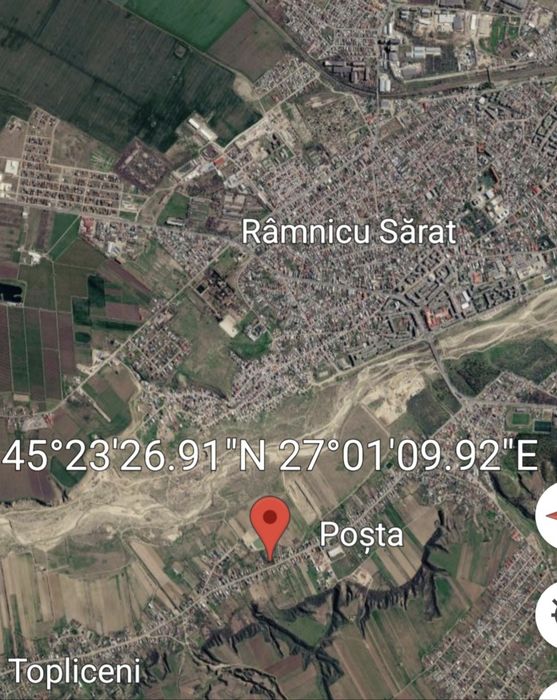 Teren cu casă bătrânească Topliceni