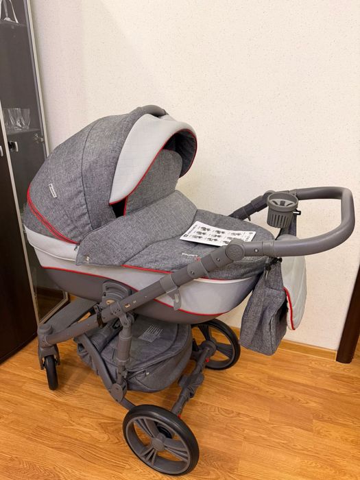 Продам коляску Adamex