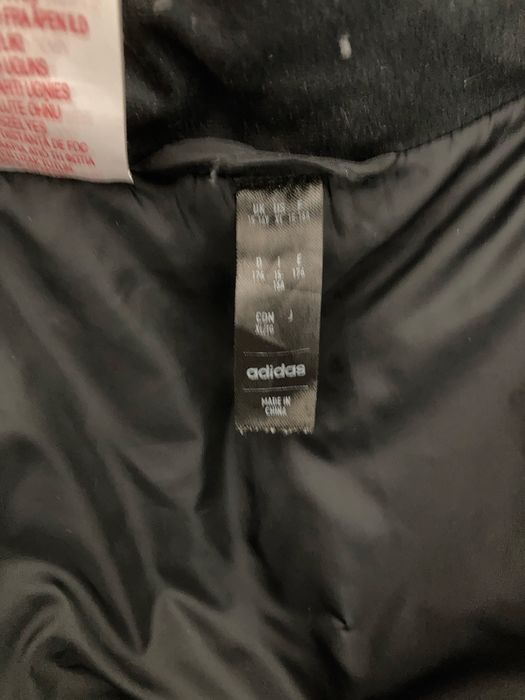 Куртка адидас оригинал срочно торг есть