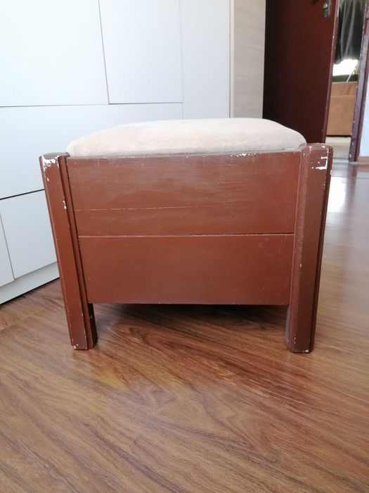 Дървена холна маса+3бр табуретки