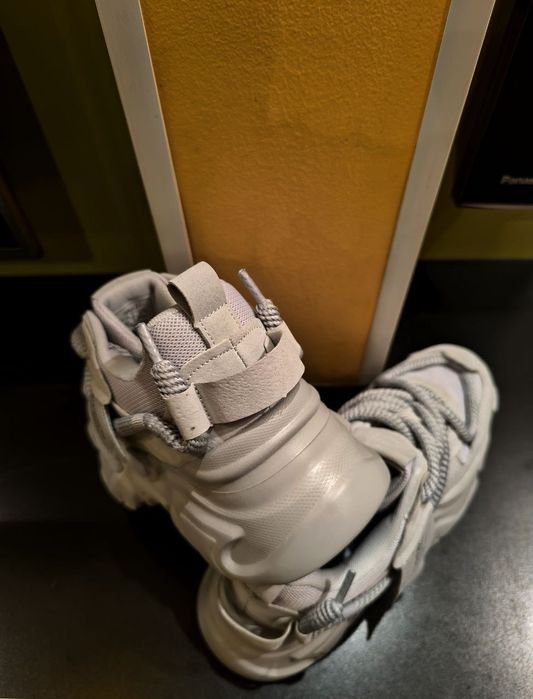 Шикарные и хайповые кроссы!