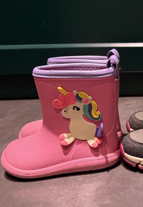 Детские сапожки и ботинки crocs