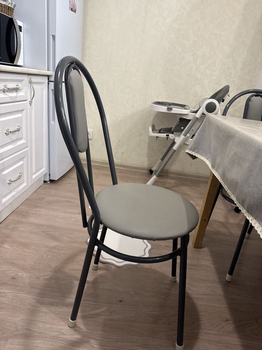 Продам комлект стол со стульями