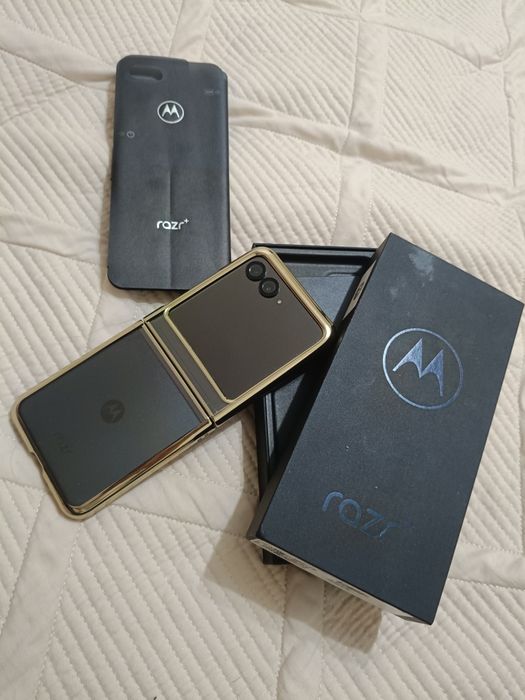 Motorola razr 2023 Plus Black infinity 8/256 GBB