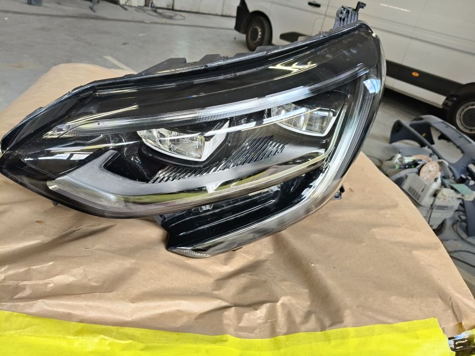 Faruri led Megane 4 non-facelift