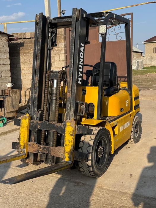 Кара Hyundai 25 Погрузчик