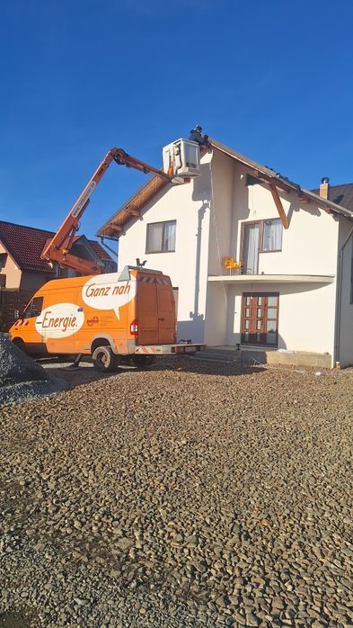 Nacela Prb 14 m de închiriat și servicii electrice   și Miniexcavator